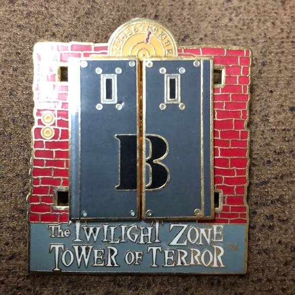 Official Pin Trading 2011 Disney Twilight Zone